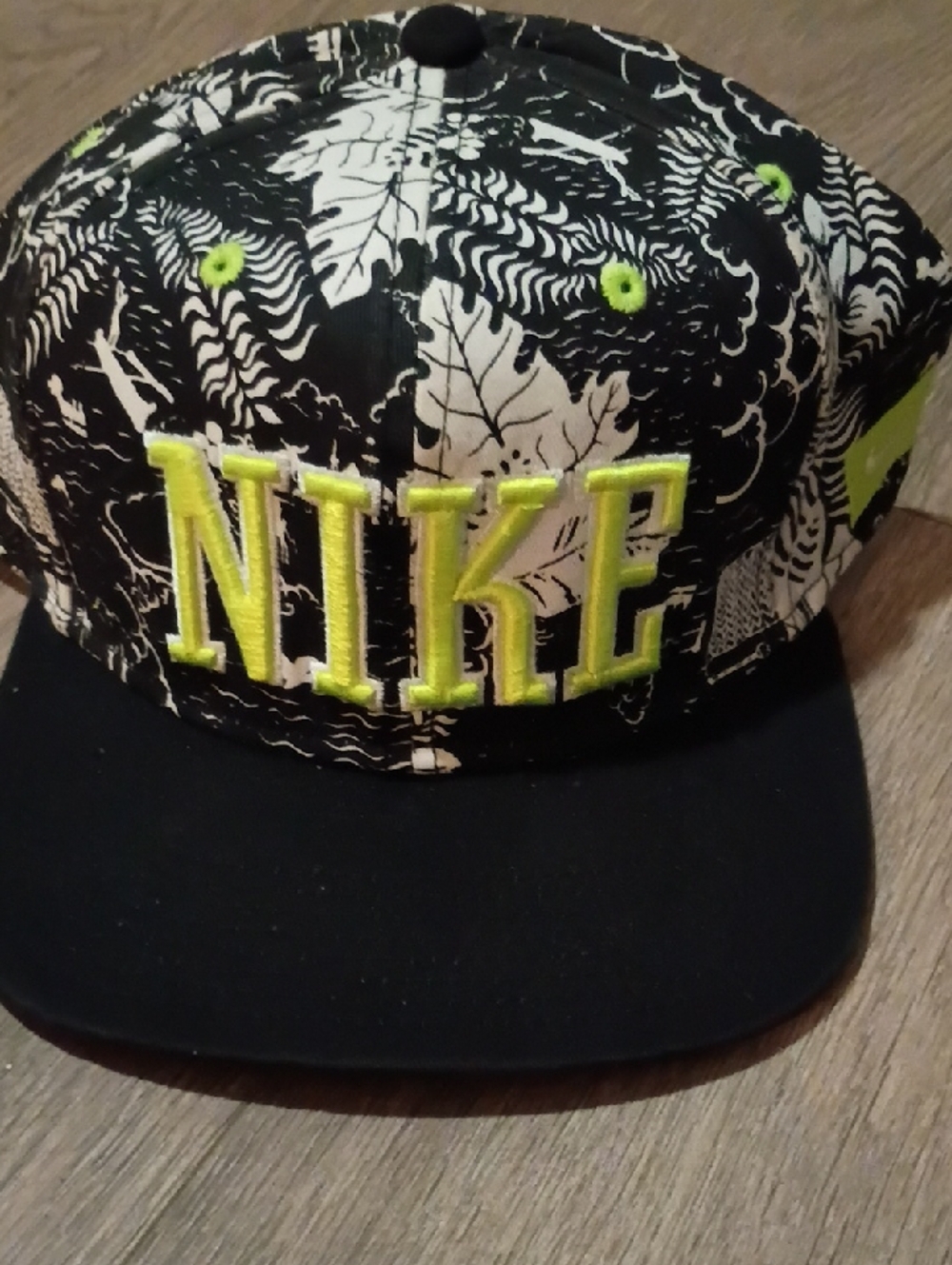 Nike SB Black Floral Snapback with Volt Logo And Side Pennant HERITAGE